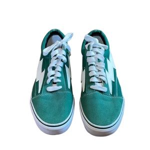 Revenge x Storm sneakers in green. Size 9. EUC.